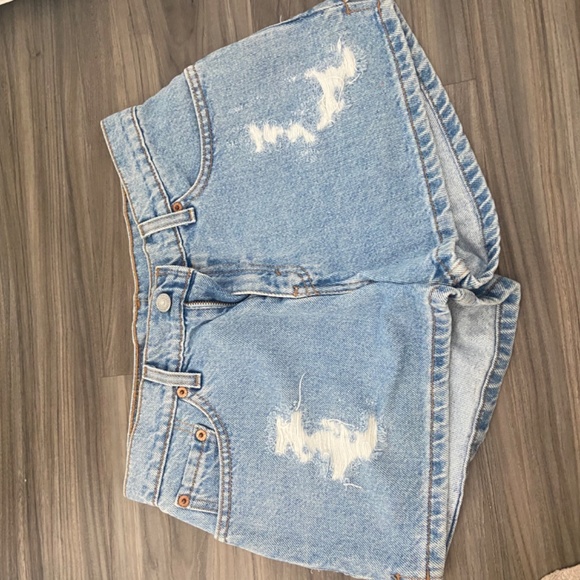 Vintage Levi’s shorts - Picture 2 of 2